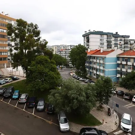Mary'S House A 15 Minutos Do Centro De Lisboa Apartment Carnaxide